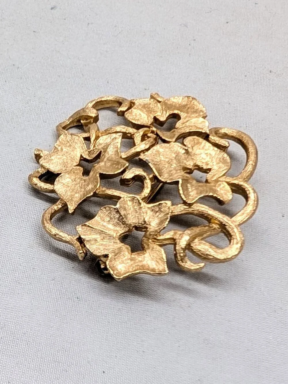 Vintage 1960s Signed Napier Goldtone Ivy Brooch